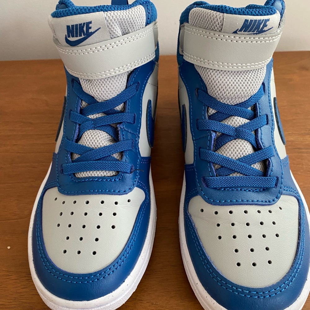 Nike Kids High-Top Sneakers White & Blue. New no tags. SZ 13 “Court Borough 2”